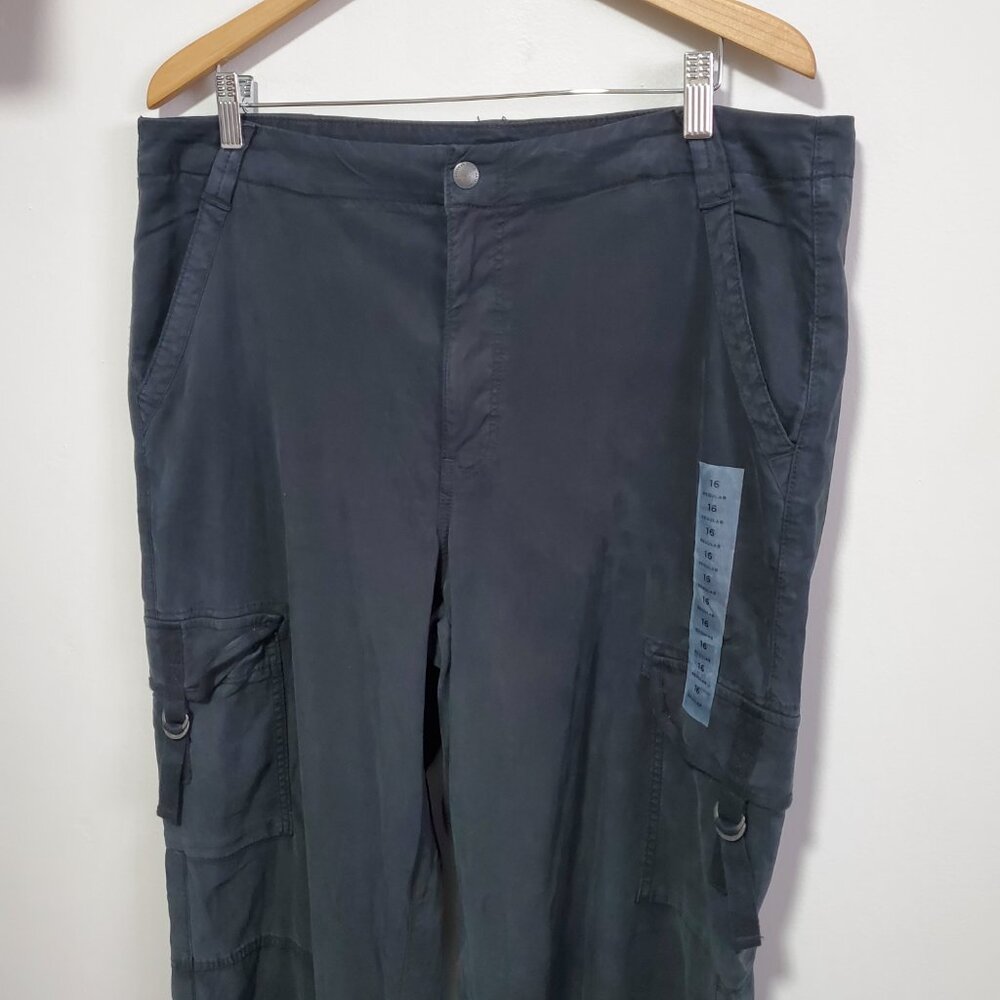 AMERICAN EAGLE NWOT Super High-Rise Baggy Wide Leg Pant Cargo Women's 16 x 31.5" - Picture 6 of 16